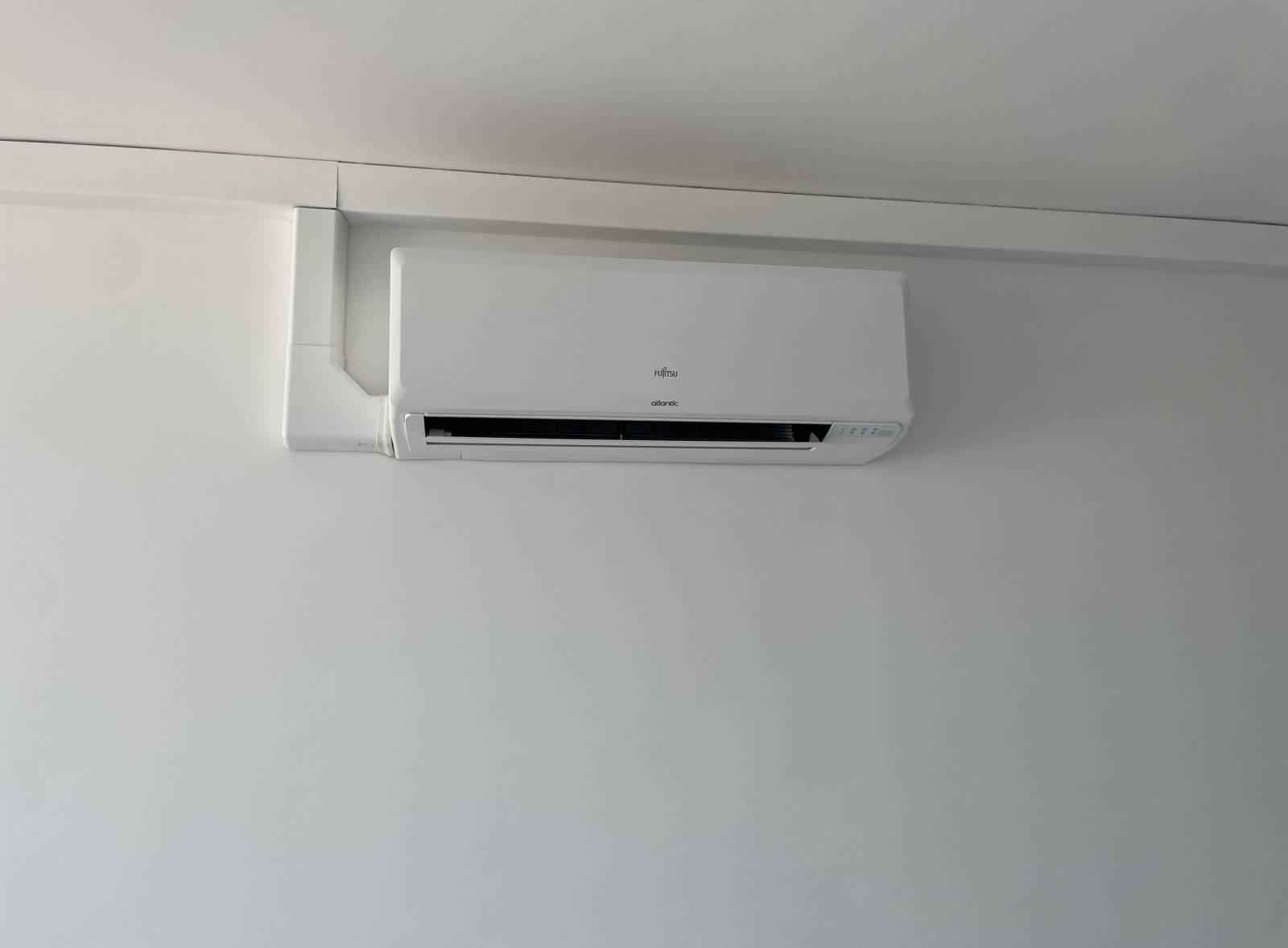 Construction d'une charpente traditionnelle pour une maison dans les Alpilles en PACA