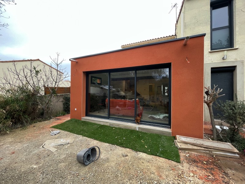 enduit de façade : construction d´une extension de maison à Saint Aunès près de Montpellier dans l’Hérault 34.