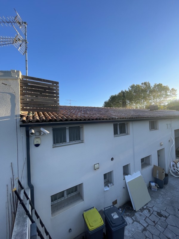 Aménagement de bureau sur mesure, cloison en Placoplâtre, pose de Velux à Nimes dans le 30