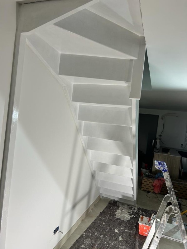Rénovation complète de maison, modernisation et épurement de l’escalier à Aubais proche de Sommière dans le Gard 30