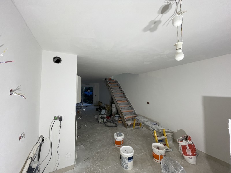 Combien coûte une rénovation entière de maison sur Garons proche de Nimes ? Devis de peinture sur mesure.