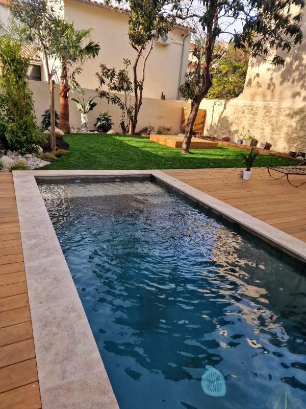 Entreprise de rénovation et construction de piscine monobloc béton à Vergeze à proximité de Nîmes dans le 30.