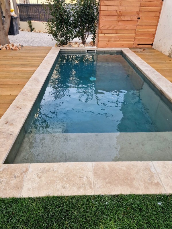 Entreprise de rénovation et construction de piscine monobloc béton à Vergeze à proximité de Nîmes dans le 30.