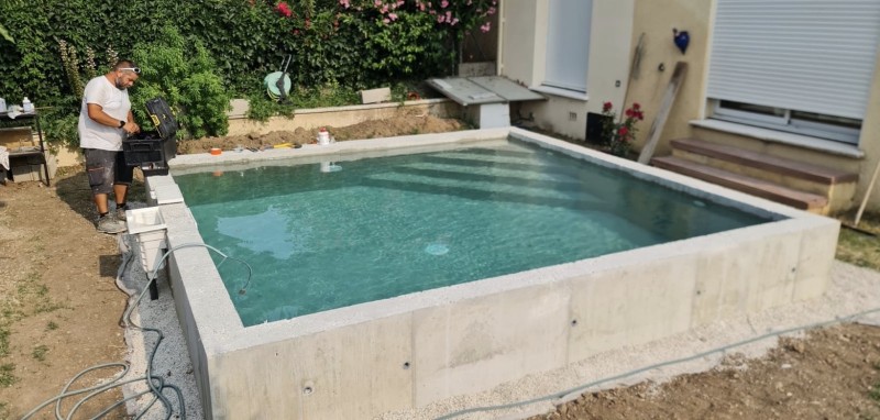 Construction d’une piscine aux alentours le Nîmes en béton fibre sans acier