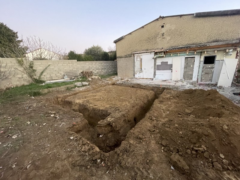 Constructeur de maison neuve à Bouillargues dans le 30 proche de Nîmes, mise en place des fondations.