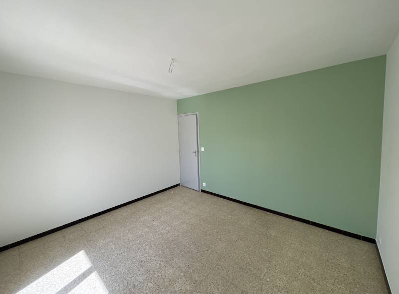 Rénovation du sol pour un sol stratifié à Rodilhan proche de Nîmes dans le Gard 30