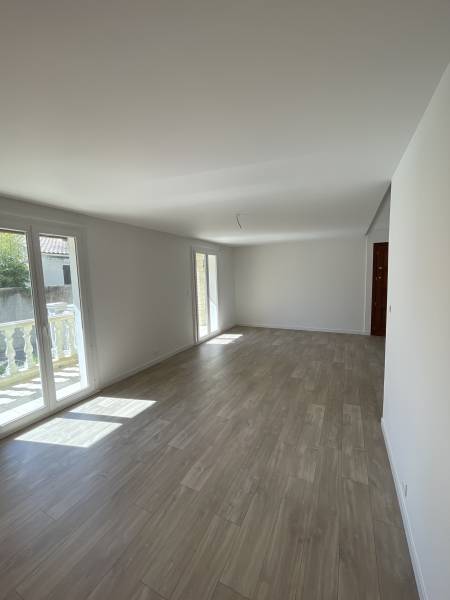 Rénovation du sol dans une rénovation globale de  maison à Caveirac dans le secteur Nîmes Vaunage 30