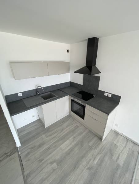 Rénovation d'une cuisine dans une rénovation globale à Garons proche de Nîmes dans le Gard 30.