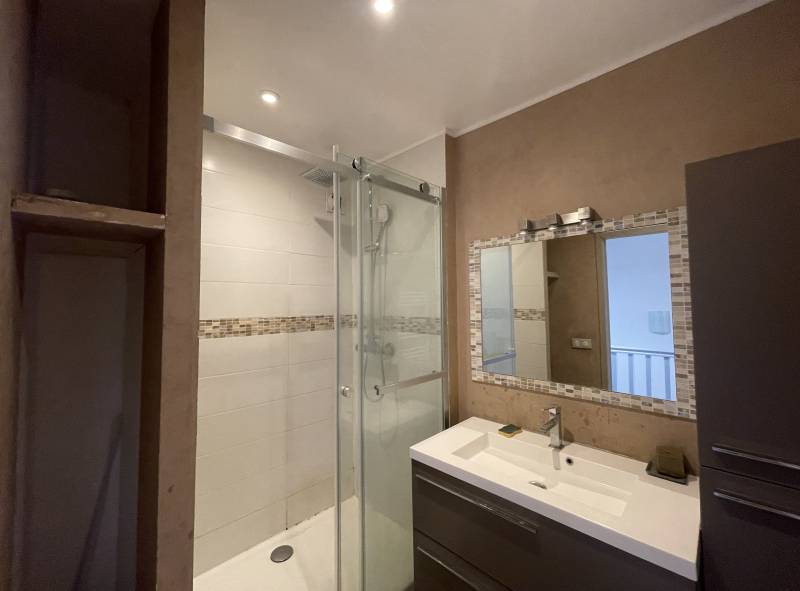 Rénovation d'une salle de bain dans une rénovation globale de maison à Rodilhan