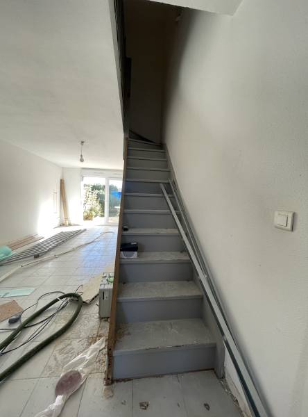Rénovation d'escaliers dans une rénovation globale de maison à Manduel proche de Nîmes dans le Gard