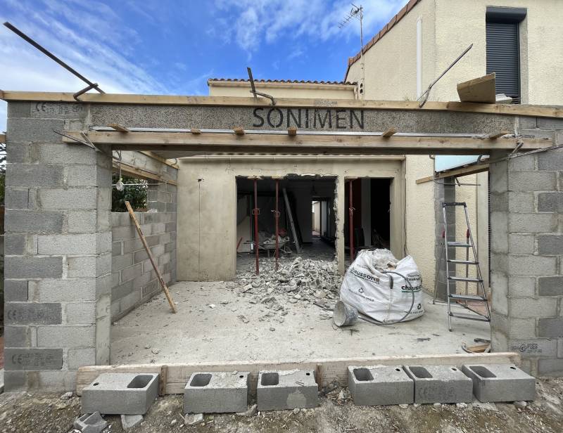Construction d'une extension de maison à  Langlade dans le secteur Nîmes Vaunage dans le Gard 30  