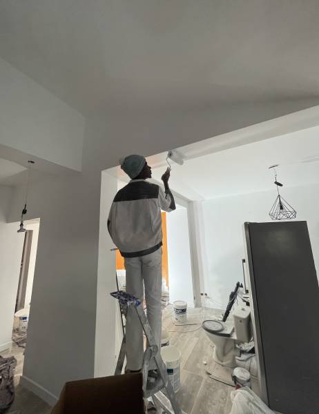 Rénovation de la peinture dans une rénovation globale de maison à Marguerittes proche de Nîmes dans le Gard 30.