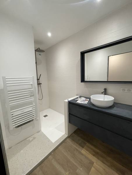 Rénovation d'une salle de bain dans une rénovation globale de maison à Rodilhan