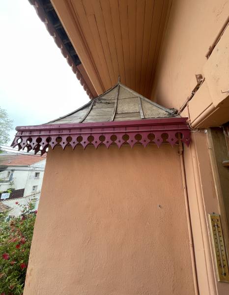 Projet de rénovation de la toiture avec Maison Loucassie à Saint-Quentin-la-Poterie aux alentours d'Uzès  dans le Gard