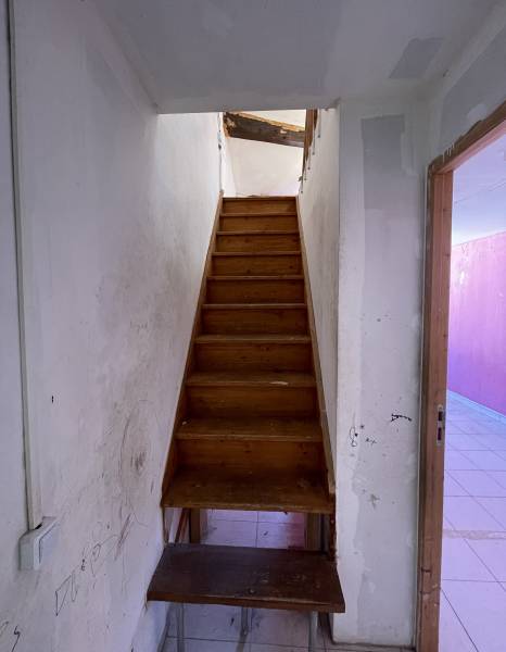 Devis  rénovation globale de  maison : rénovation escaliers à Congénies dans le secteur Nîmes Vaunage