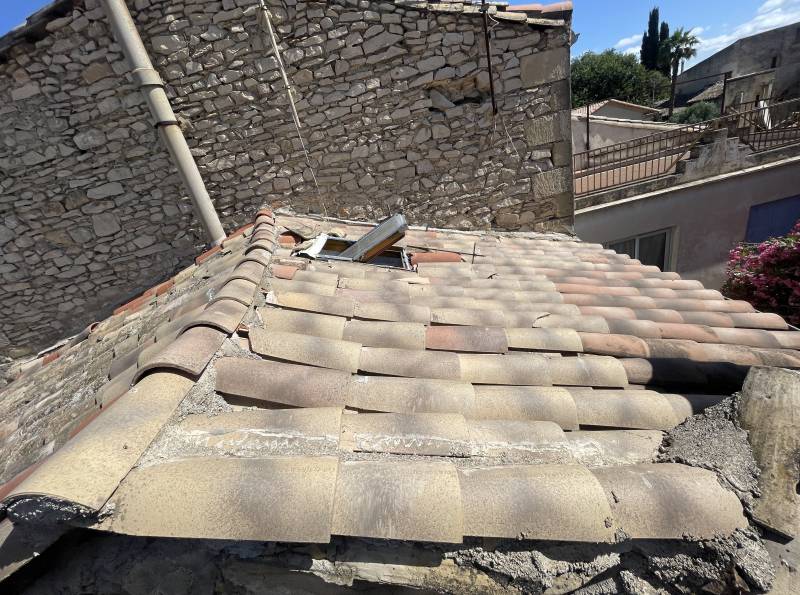 Devis pour une rénovation de toiture d'une maison à Mouries dans le secteur des Alpilles proche d'Arles.