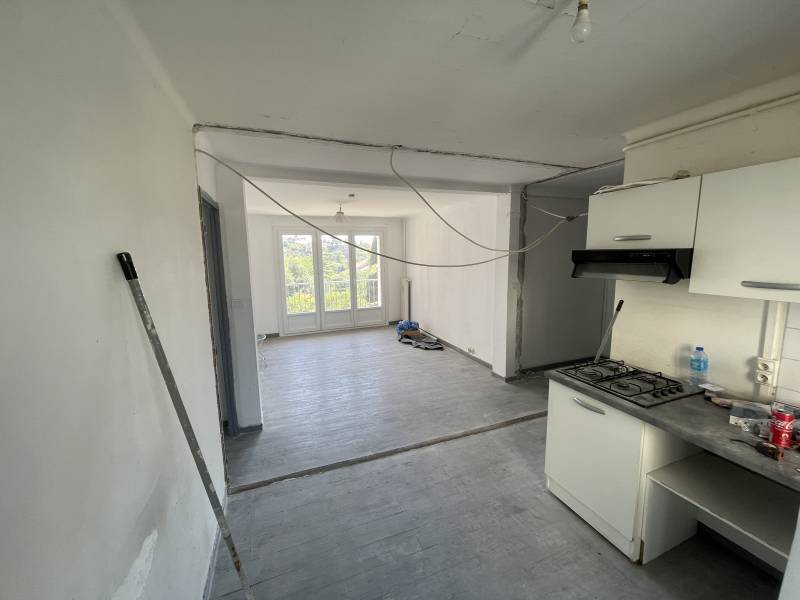 Rénovation du  sol dans  une rénovation globale de maison proche de Sommière dans le Gard 30