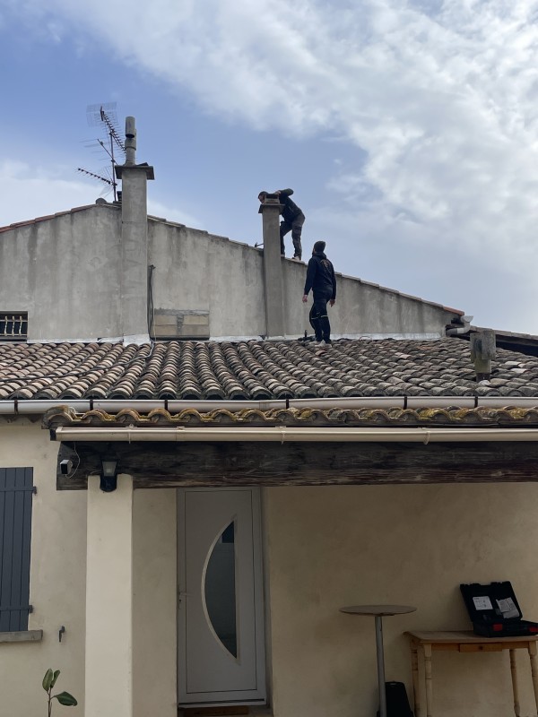 Devis de rénovation de la toiture complète d’une maison à la Calmette proche de Nîmes dans le 30