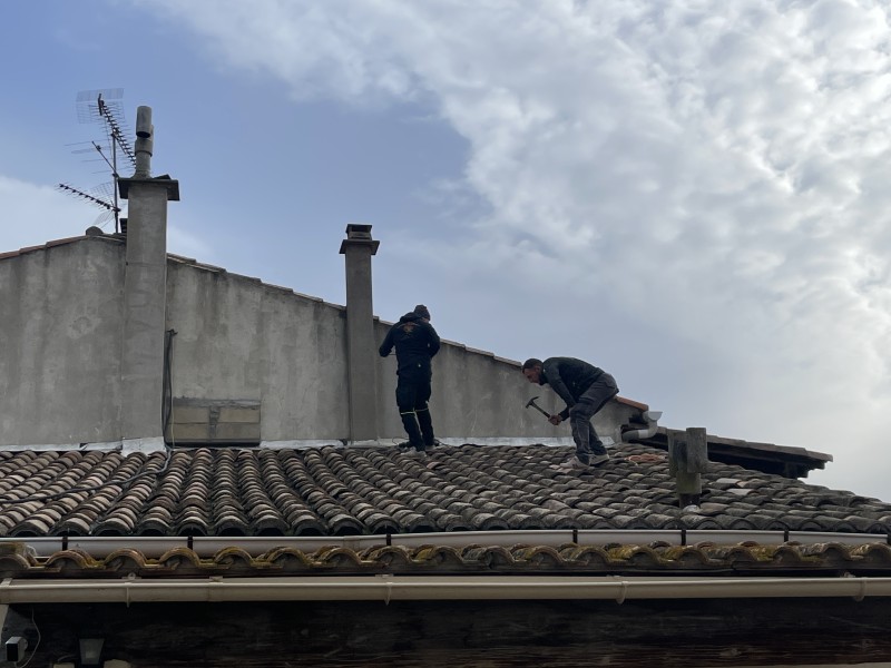 Devis de rénovation de la toiture complète d’une maison à la Calmette proche de Nîmes dans le 30