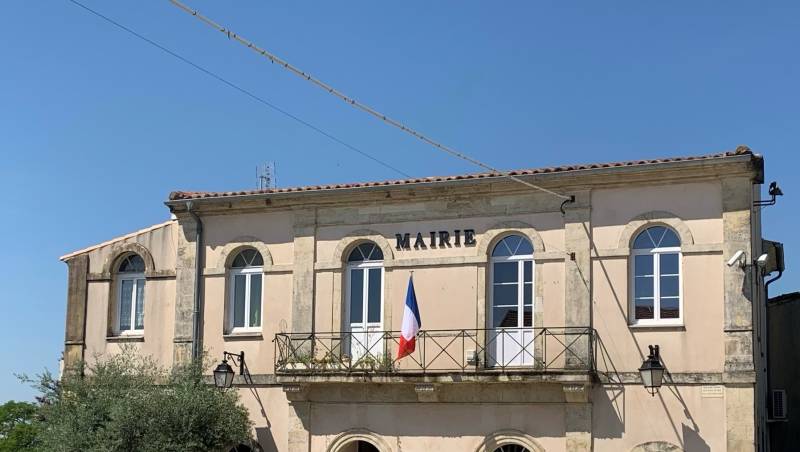 terrain constructible dans la vaunage dans le Gard maison à étage 