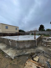 Constructeur de villa moderne,   construction et réalisation de la dalle du RDC Milhaud, proche de Nimes dans le 30.
