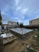 Constructeur de villa moderne,   construction et réalisation de la dalle du RDC Milhaud, proche de Nimes dans le 30.